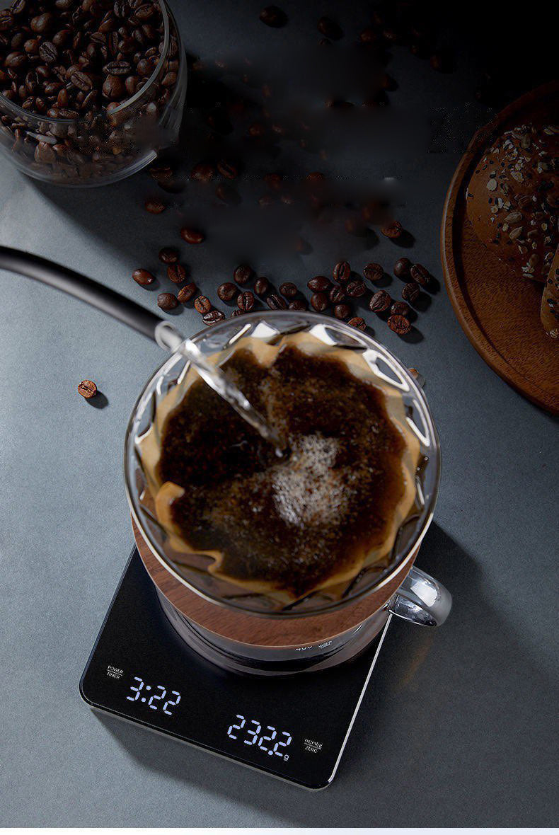 Electronic coffee scale with a light shield